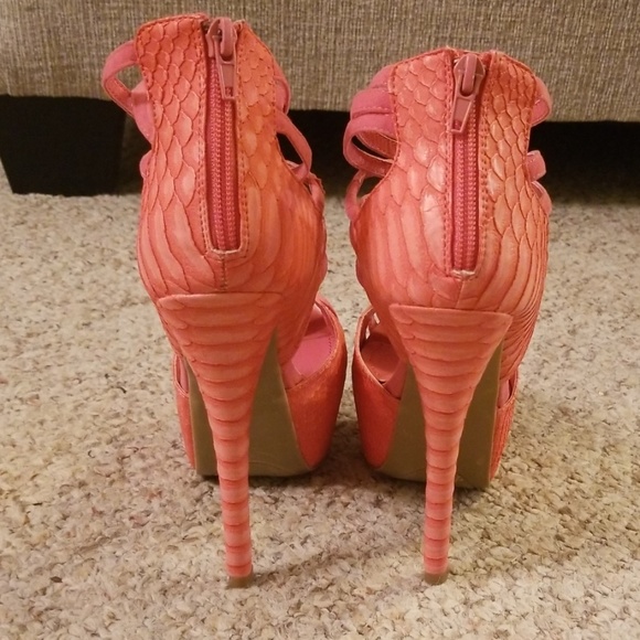 buy valentino sandals